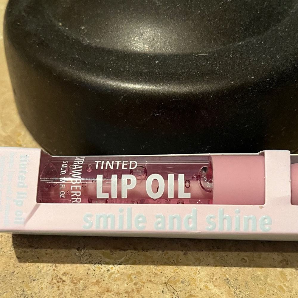 Tinted Lip Oil - Strawberry Pink